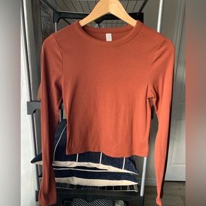 🌟 SOLD 🌟 Old Navy UltraLite Long-Sleeve Crew-Neck Ribbed Cropped Top for Women